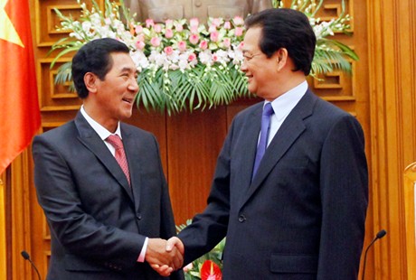 Премьер-министр Вьетнама принял вице-премьера Лаоса